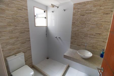 Casa à venda com 185m², 4 quartos e 1 vaga Casa à venda com 185m², 4 quartos e 1 vagaBanheiro Social