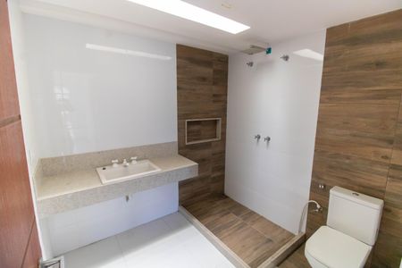 Casa à venda com 185m², 4 quartos e 1 vaga Casa à venda com 185m², 4 quartos e 1 vagaBanheiro da Suíte 1