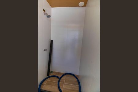 Casa à venda com 185m², 4 quartos e 1 vaga Casa à venda com 185m², 4 quartos e 1 vagaBanheiro de Serviço