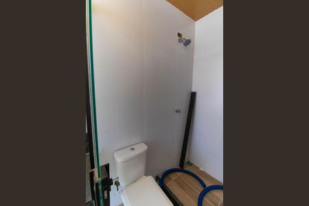 Casa à venda com 185m², 4 quartos e 1 vaga Casa à venda com 185m², 4 quartos e 1 vagaBanheiro de Serviço