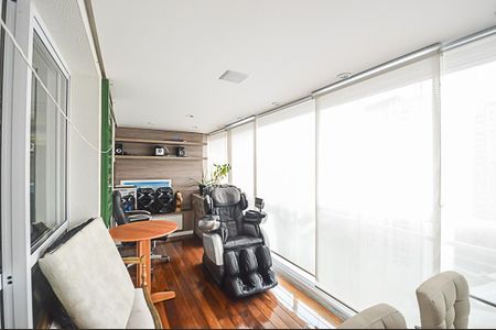 Apartamento à venda com 130m², 2 quartos e 2 vagasVaranda 