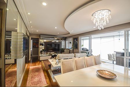 Apartamento à venda com 130m², 2 quartos e 2 vagasSala