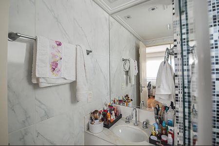 Apartamento à venda com 130m², 2 quartos e 2 vagasBanheiro da Suíte