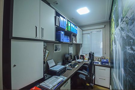 Apartamento à venda com 130m², 2 quartos e 2 vagasEscritório