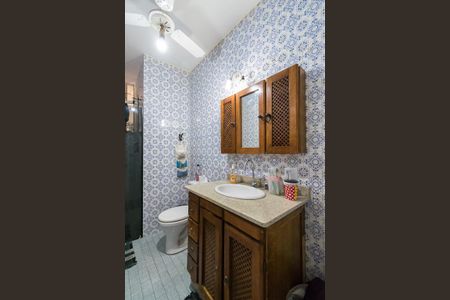 Apartamento à venda com 90m², 2 quartos e 1 vaga Apartamento à venda com 90m², 2 quartos e 1 vagaBanheiro