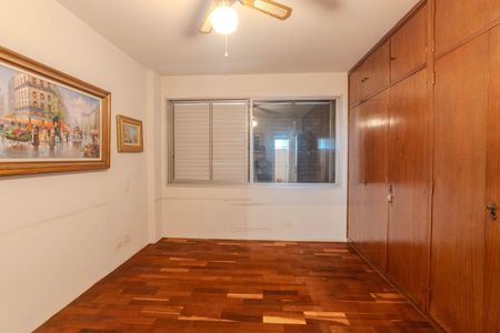 Apartamento à venda com 247m², 4 quartos e 3 vagasQuarto 1