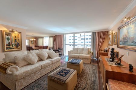 Apartamento à venda com 247m², 4 quartos e 3 vagasSala