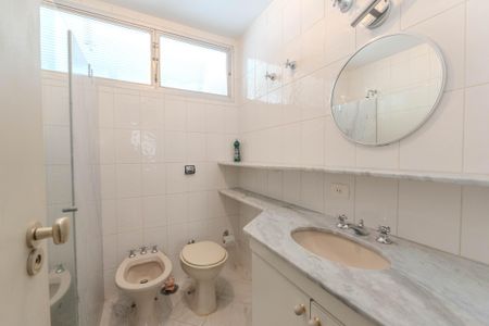 Apartamento à venda com 247m², 4 quartos e 3 vagasBanheiro 1