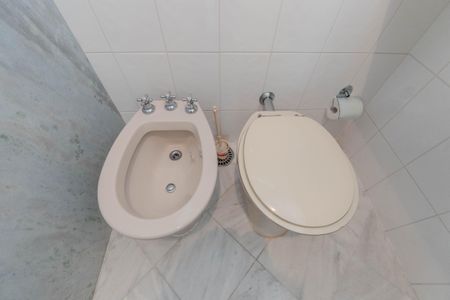 Apartamento à venda com 247m², 4 quartos e 3 vagasBanheiro 1
