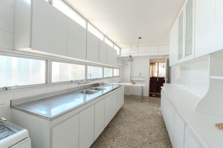 Apartamento à venda com 247m², 4 quartos e 3 vagasCozinha