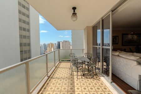 Apartamento à venda com 247m², 4 quartos e 3 vagasSacada