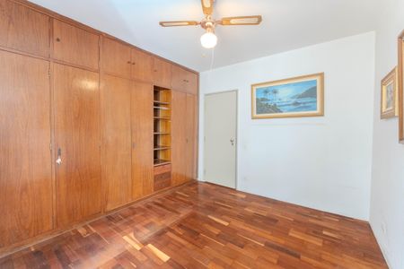 Apartamento à venda com 247m², 4 quartos e 3 vagasQuarto 1