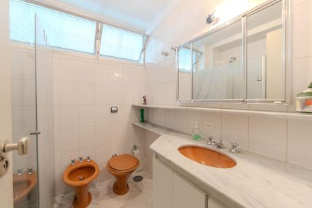 Apartamento à venda com 247m², 4 quartos e 3 vagasBanheiro 2