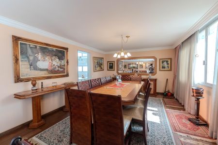 Apartamento à venda com 247m², 4 quartos e 3 vagasSala