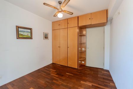 Apartamento à venda com 247m², 4 quartos e 3 vagasQuarto 2