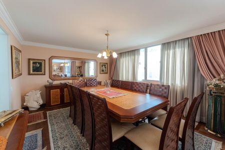 Apartamento à venda com 247m², 4 quartos e 3 vagasSala