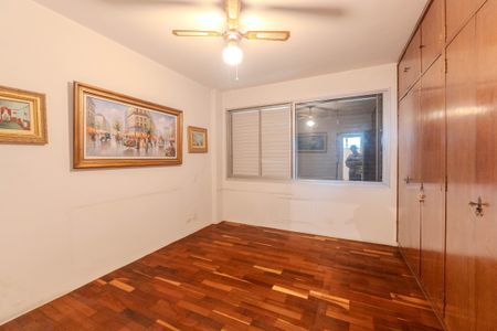 Apartamento à venda com 247m², 4 quartos e 3 vagasQuarto 1