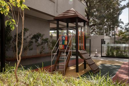 Apartamento à venda com 170m², 3 quartos e 3 vagas Apartamento à venda com 170m², 3 quartos e 3 vagasÁrea comum - Playground