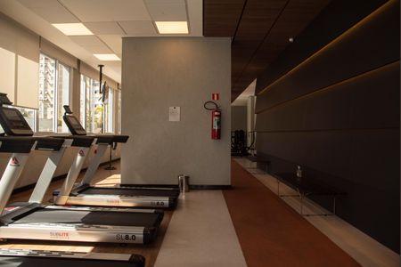 Apartamento à venda com 170m², 3 quartos e 3 vagas Apartamento à venda com 170m², 3 quartos e 3 vagasÁrea comum - Academia