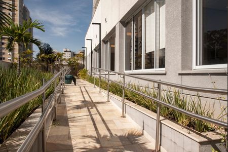 Apartamento à venda com 170m², 3 quartos e 3 vagas Apartamento à venda com 170m², 3 quartos e 3 vagasÁrea comum - Piscina