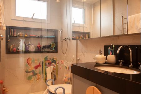 Apartamento à venda com 170m², 3 quartos e 3 vagasBanheiro da Suíte 1