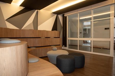 Apartamento à venda com 170m², 3 quartos e 3 vagas Apartamento à venda com 170m², 3 quartos e 3 vagasÁrea comum - Salão jovem