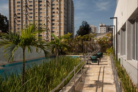 Apartamento à venda com 170m², 3 quartos e 3 vagas Apartamento à venda com 170m², 3 quartos e 3 vagasÁrea comum - Piscina