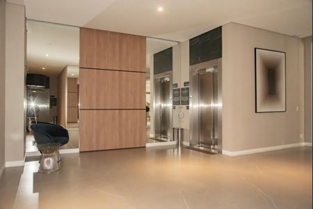 Apartamento à venda com 170m², 3 quartos e 3 vagas Apartamento à venda com 170m², 3 quartos e 3 vagasHall social