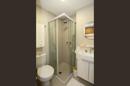 Banheiro de kitnet/studio para alugar com 1 quarto, 22m² em Paraíso, São Paulo