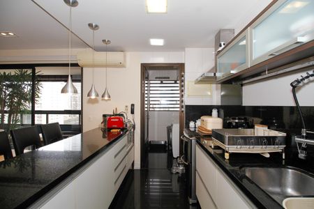 Apartamento à venda com 84m², 2 quartos e 2 vagas Apartamento à venda com 84m², 2 quartos e 2 vagasCozinha