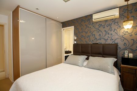 Apartamento à venda com 84m², 2 quartos e 2 vagas Apartamento à venda com 84m², 2 quartos e 2 vagasSuíte