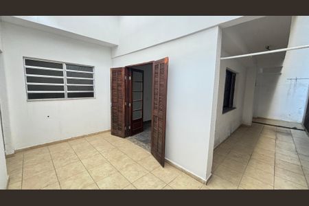 Casa para alugar com 156m², 3 quartos e 2 vagas Casa para alugar com 156m², 3 quartos e 2 vagasQuintal