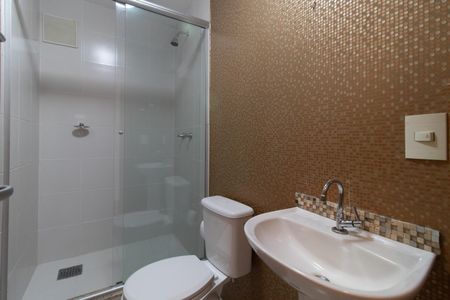 Apartamento à venda com 68m², 3 quartos e 1 vaga Apartamento à venda com 68m², 3 quartos e 1 vagaBanheiro Social