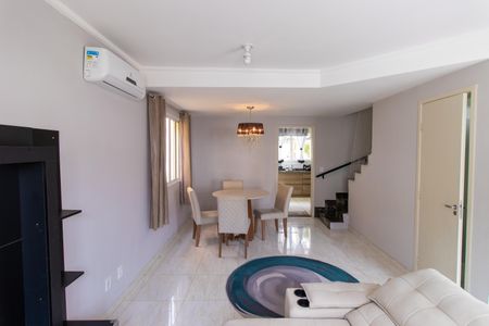 Casa de condomínio para alugar com 113m², 3 quartos e 2 vagasSala