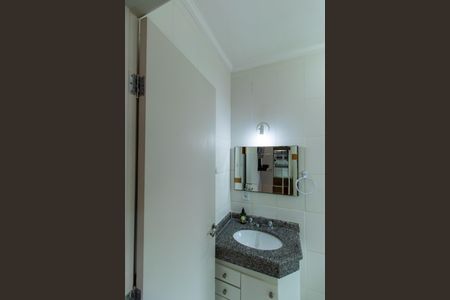 Casa de condomínio para alugar com 113m², 3 quartos e 2 vagasBanheiro da Suíte