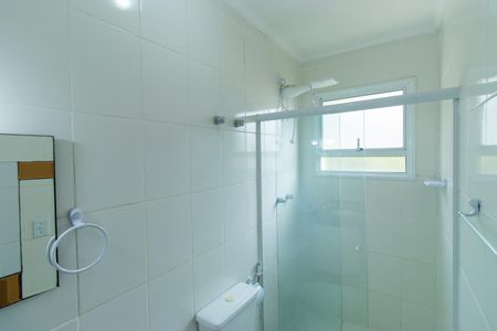 Casa de condomínio para alugar com 113m², 3 quartos e 2 vagasBanheiro da Suíte