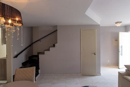 Casa de condomínio para alugar com 113m², 3 quartos e 2 vagasSala