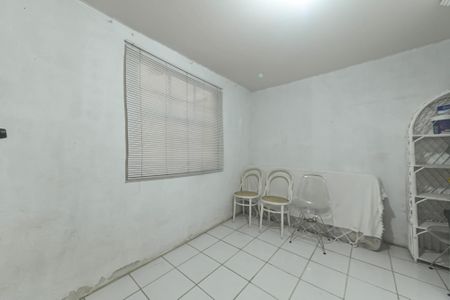 Casa à venda com 170m², 3 quartos e 2 vagas Casa à venda com 170m², 3 quartos e 2 vagasEdícula - Quarto