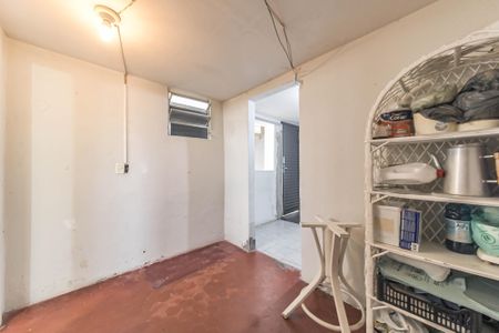 Casa à venda com 170m², 3 quartos e 2 vagas Casa à venda com 170m², 3 quartos e 2 vagasEdícula - Quarto 2