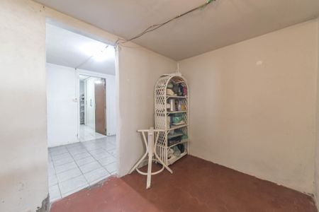 Casa à venda com 170m², 3 quartos e 2 vagas Casa à venda com 170m², 3 quartos e 2 vagasEdícula - Quarto 2