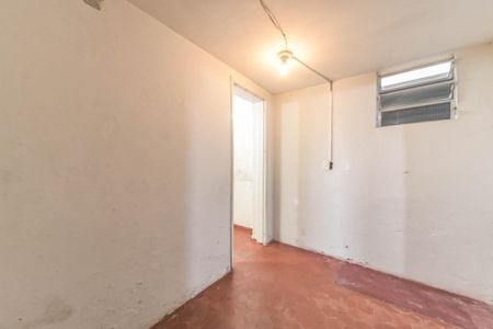 Casa à venda com 170m², 3 quartos e 2 vagas Casa à venda com 170m², 3 quartos e 2 vagasEdícula - Quarto 2