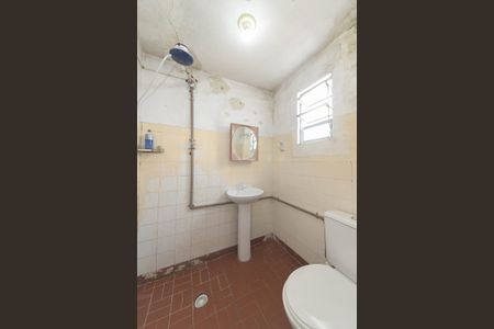 Casa à venda com 170m², 3 quartos e 2 vagas Casa à venda com 170m², 3 quartos e 2 vagasBanheiro de Serviço