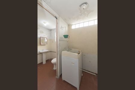 Casa à venda com 170m², 3 quartos e 2 vagas Casa à venda com 170m², 3 quartos e 2 vagasÁrea de Serviço - Banheiro de Serviço