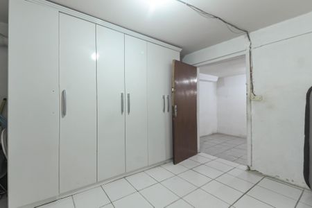 Casa à venda com 170m², 3 quartos e 2 vagas Casa à venda com 170m², 3 quartos e 2 vagasEdícula - Quarto