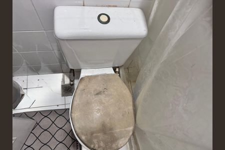 Apartamento à venda com 400m², 5 quartos e 4 vagas Apartamento à venda com 400m², 5 quartos e 4 vagasBanheiro de Serviço