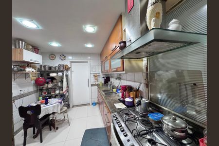 Apartamento à venda com 400m², 5 quartos e 4 vagas Apartamento à venda com 400m², 5 quartos e 4 vagasCozinha