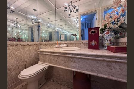 Apartamento à venda com 400m², 5 quartos e 4 vagas Apartamento à venda com 400m², 5 quartos e 4 vagasLavabo da Sala