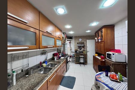 Apartamento à venda com 400m², 5 quartos e 4 vagas Apartamento à venda com 400m², 5 quartos e 4 vagasCozinha