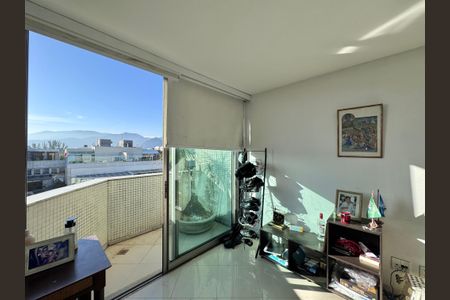 Apartamento à venda com 400m², 5 quartos e 4 vagas Apartamento à venda com 400m², 5 quartos e 4 vagasVaranda da Suíte 4