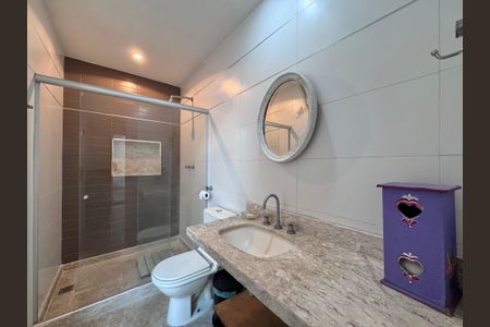 Apartamento à venda com 400m², 5 quartos e 4 vagas Apartamento à venda com 400m², 5 quartos e 4 vagasBanheiro da Suíte 3